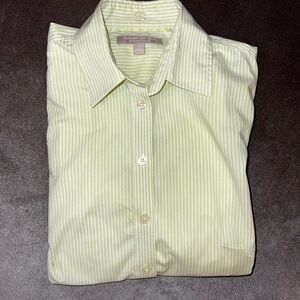 Size 2 women’s Banana Republic fitted button up shirt green